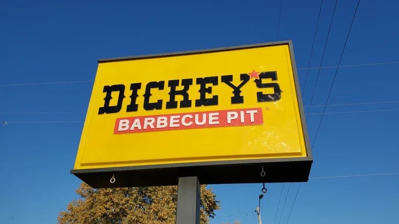 Dickey’s BBQ Pit: A Relaxed, Meat-Lover’s Barbecue Destination
