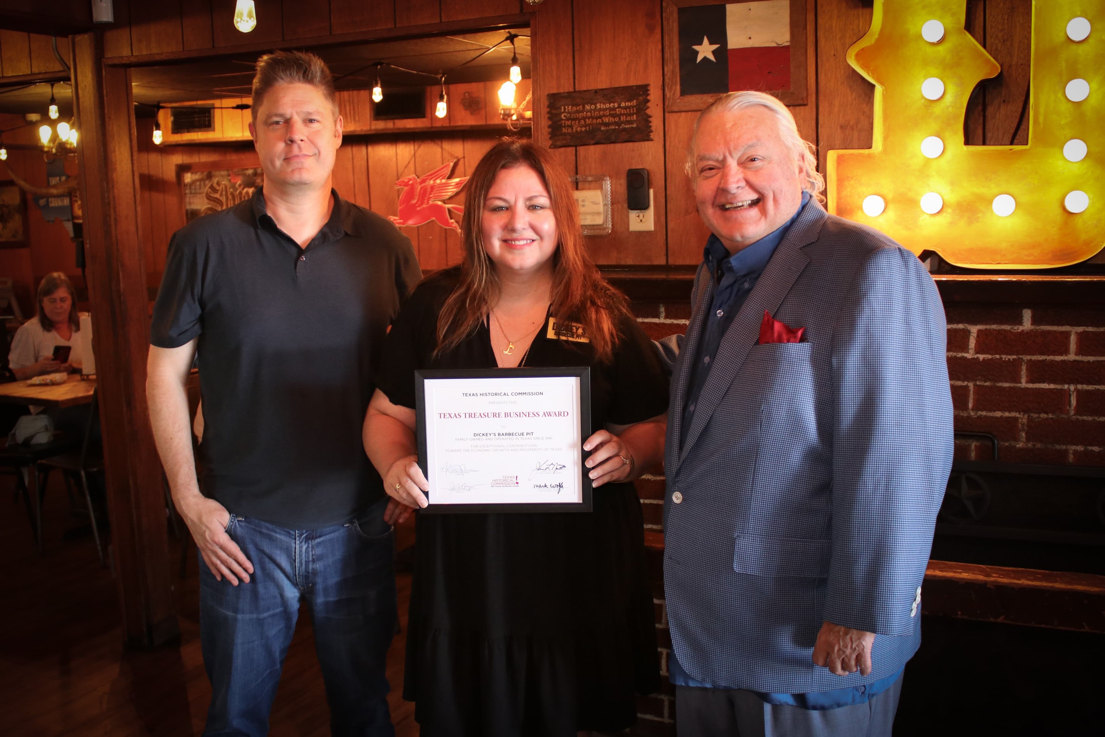 Dickey’s Barbecue Pit Receives Texas Treasure Business Award