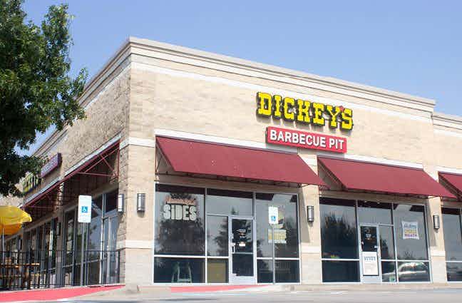  Dickey’s Barbecue Pit Builds Upon Canadian Presence 