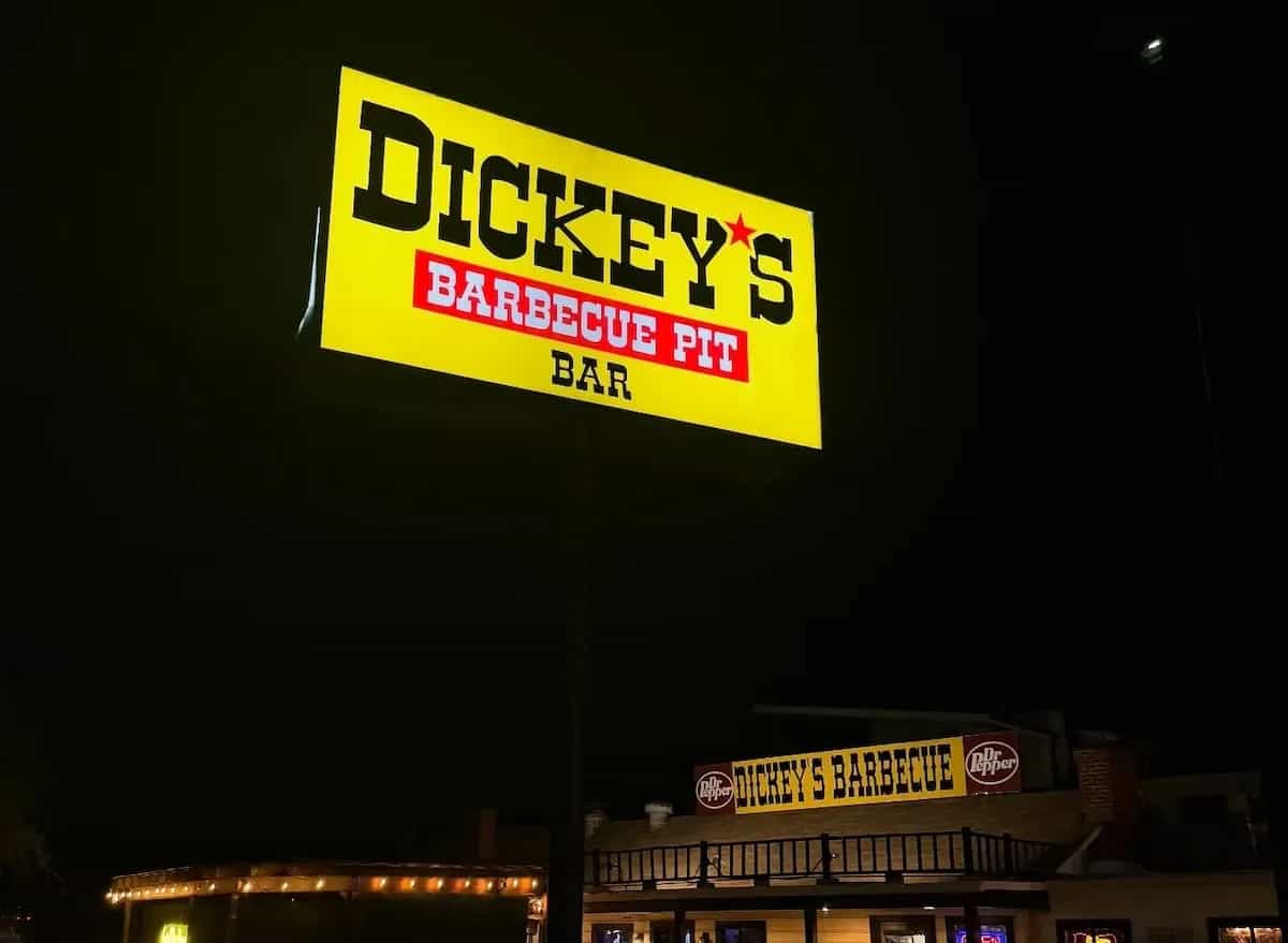 Why Do Diners Love Dickey’s Pulled Pork & Cornbread?