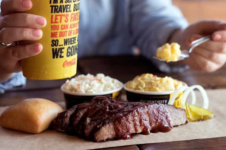 Founder’s Son, Former CEO Visits Dickey’s Barbecue Pit in Lebanon