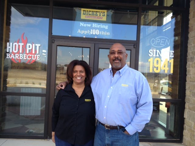 Dickey’s Barbecue Pit Slow Smokes Into Bartonville