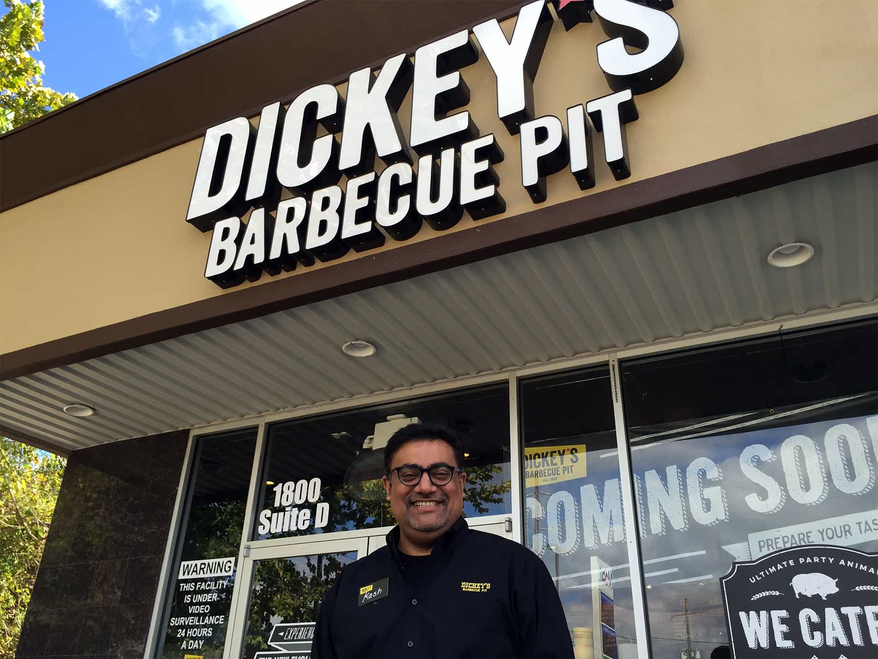 Dickey’s Barbecue Pit Opens in Kingwood, TX and Fires Up the Pit