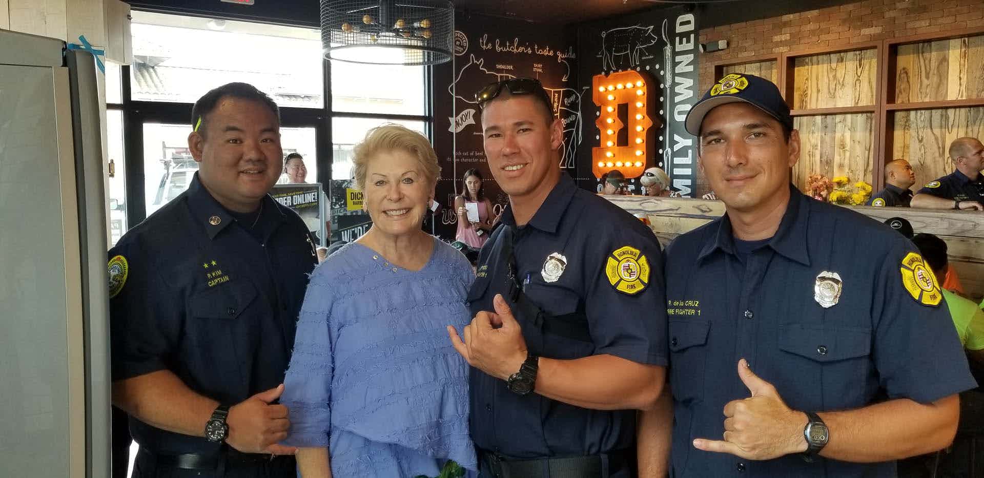 Restaurant News: Dickey's Says "Mahalo" to Local First Responders 