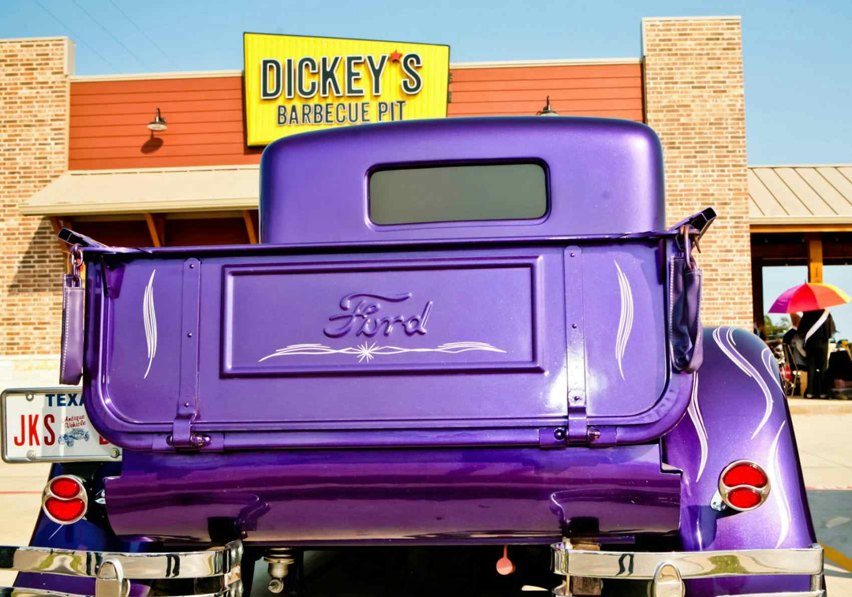 Markets Insider:  Free Delivery Through March at Dickey’s Barbecue Pit